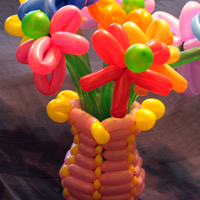 Доставка: букет из шаров для моделирования в вазе - 1200 р