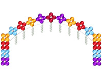 Арка в виде цепочки разноцветных цветов из шаров с гелием на колоннах