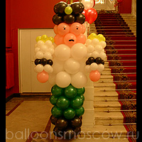 Стойкий оловянный солдатик из воздушных шаров на детском празднике